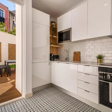 Guestready - Dazzling With Private Terrace * Lisbona