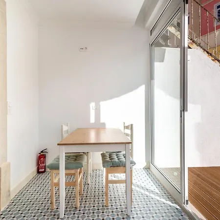 Guestready - Dazzling With Private Terrace Lissabon